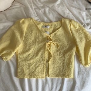 OAK + FORT YELLOW CREPE TIE FRONT CROP TOP